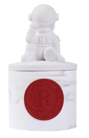 Plaster sculpture scented candle