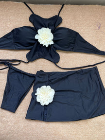 Sexy Swimsuit Stereo Flower Strap Bikini